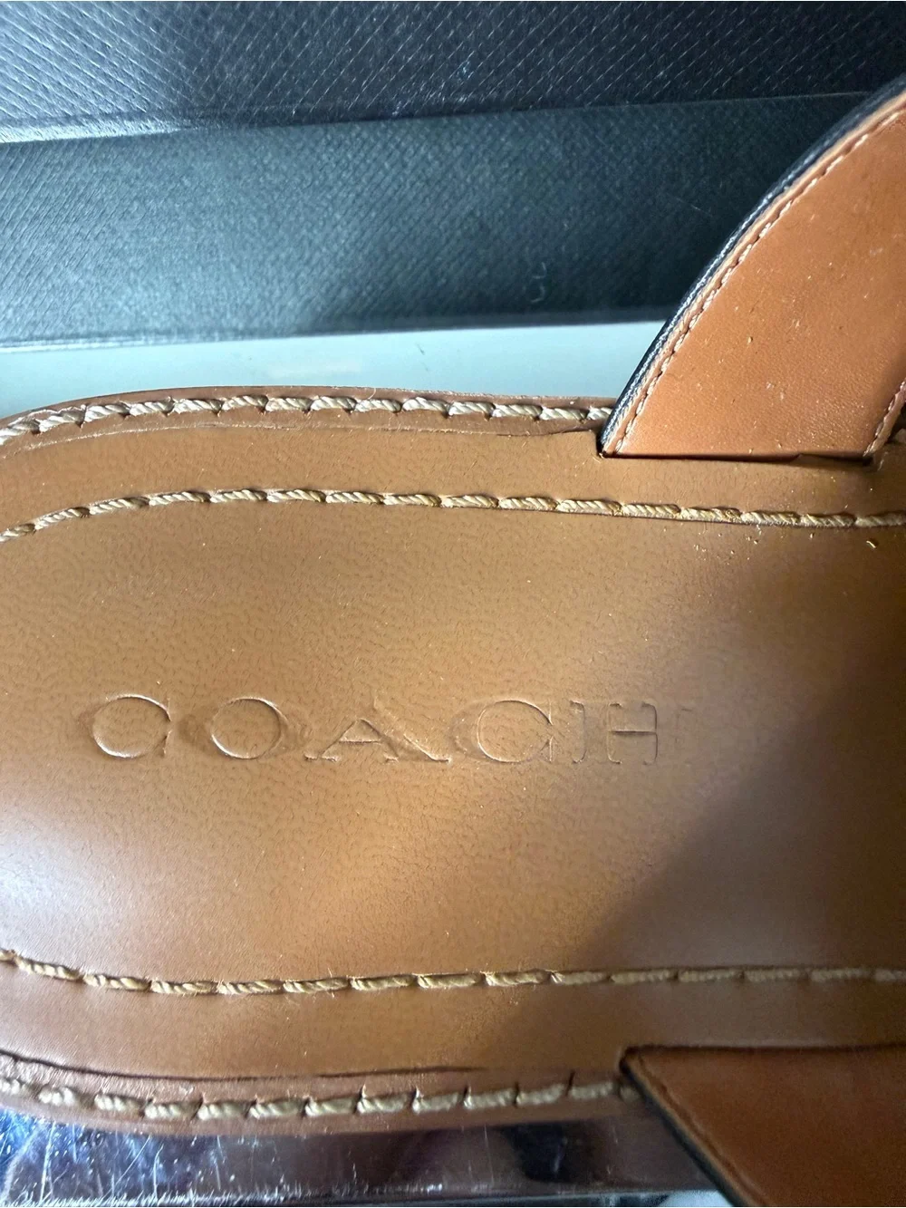 NWT Coach Lesli Black Leather Horse & Carriage Sandals Size 7.5B w/ Box